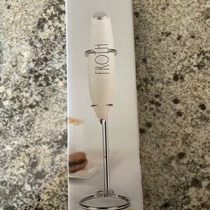 Electric Milk Frother in White from Rae Dunn